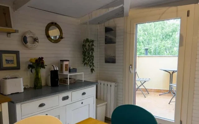 House Boat 4