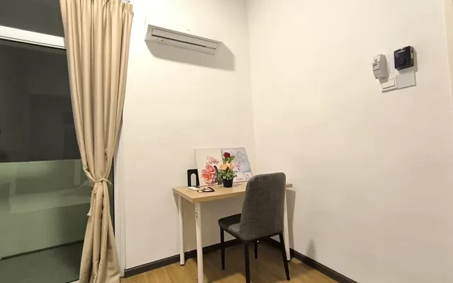 Starhill Luxury Residence - Gelugor student accommodation - Balcony Room A4