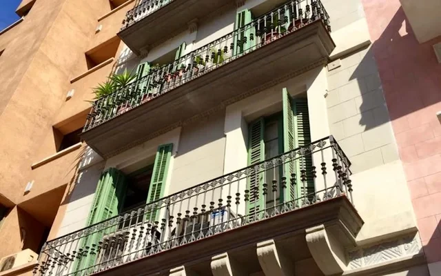 Carrer del Comte d'Urgell Barcelona 08036 Spain 2