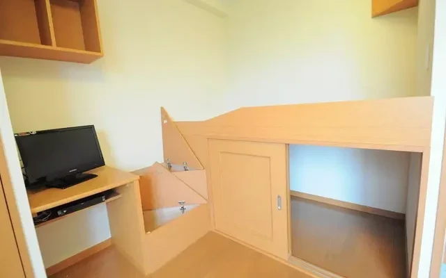 Leopold palace town court kitatanabe II, room 202 1