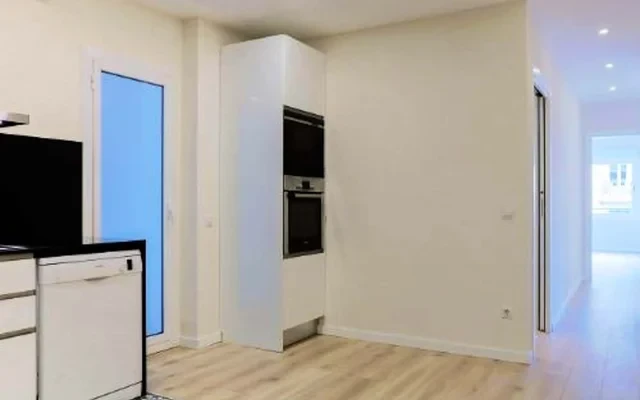 Carrer de Rocafort Barcelona 08015 Spain 4