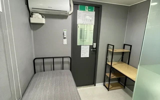 [5 mins to Yonsei Univ. and subway station] Simple House - Seoul student accommodation - P3-611