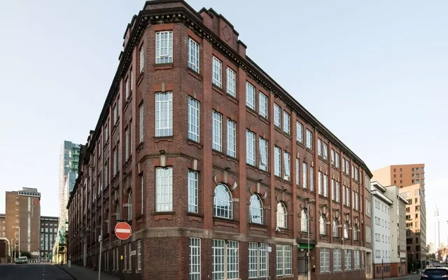 iQ Studios 51 4