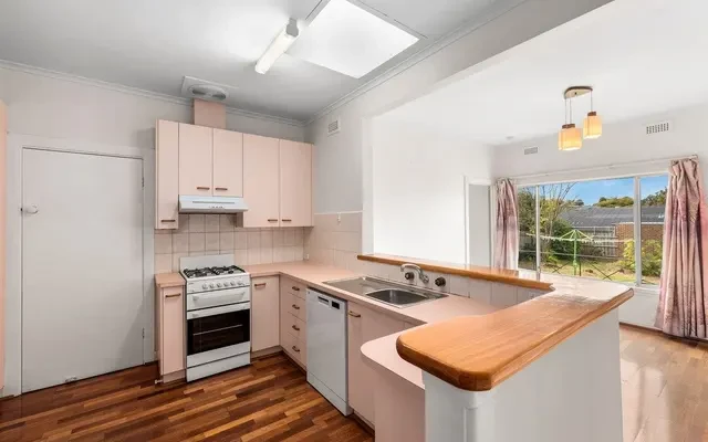 41 Ford Street, Ringwood 1