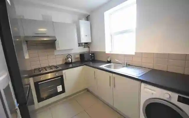13 Gwenfron Road, L6 1