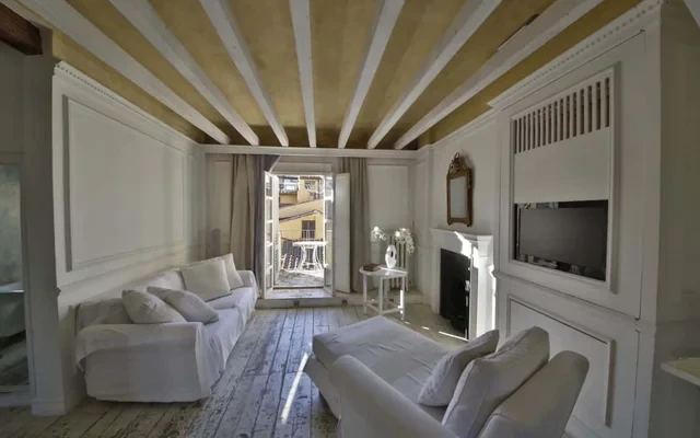 White Home 0