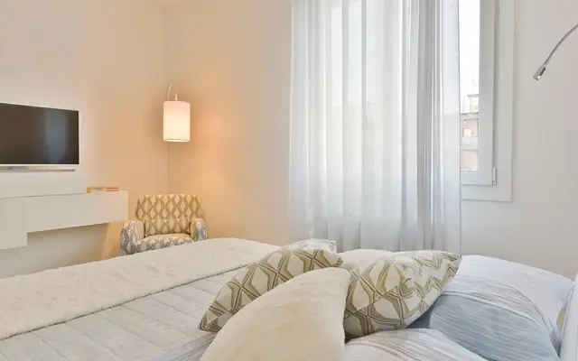 Vestri Golden Suite 4