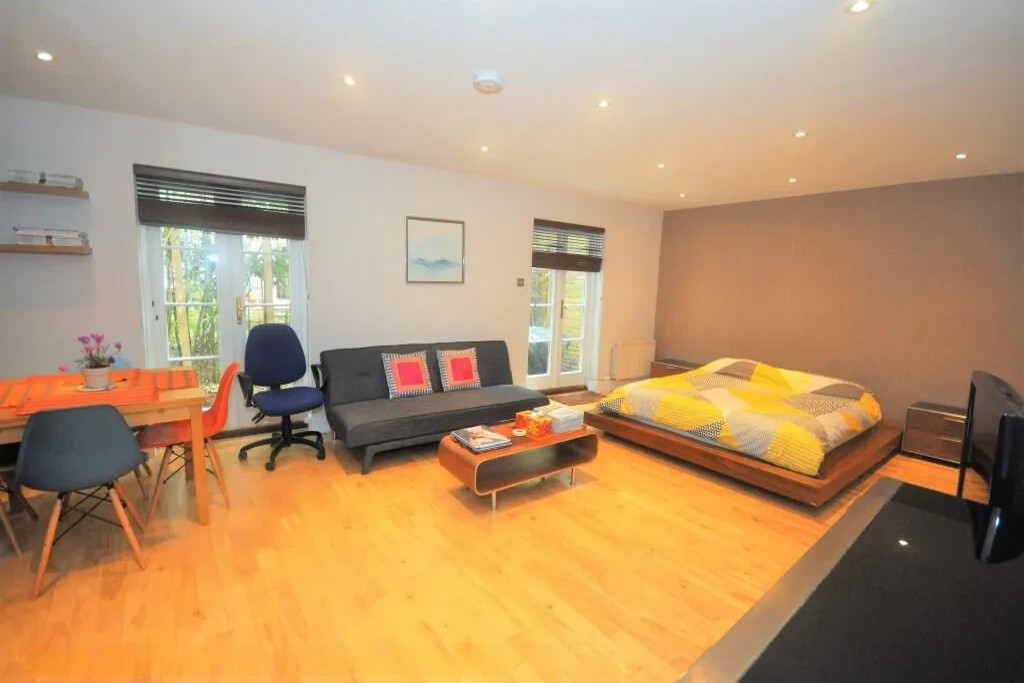 LH-Johns Mews 2