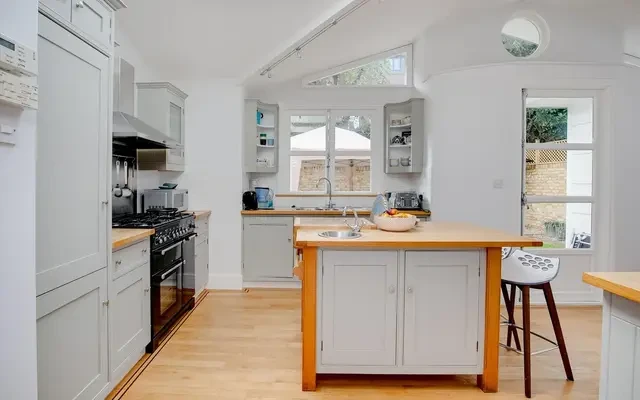 Granard Road, London, SW12 8UL 3