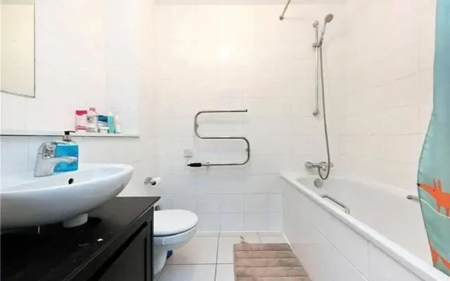 Gowers Walk, London, E1 8GG 2