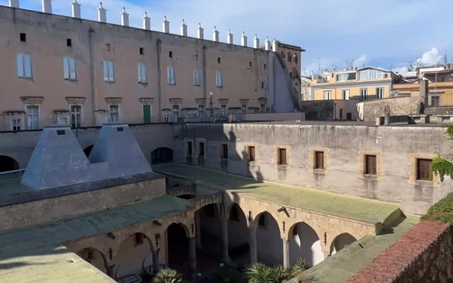 Appartamento in Vico Banchi Nuovi, Napoli 4