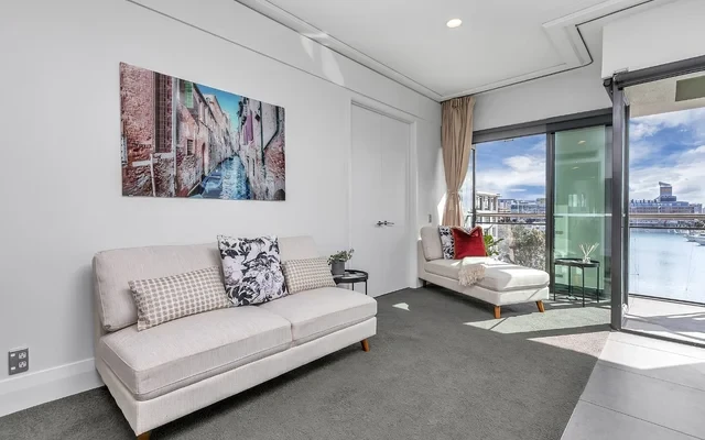 85 Customs Street West 2