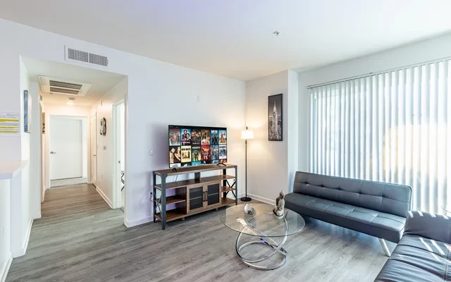 Two-Bedroom Apartment on Gordon St 4