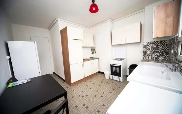 Large bright room 20m² 2