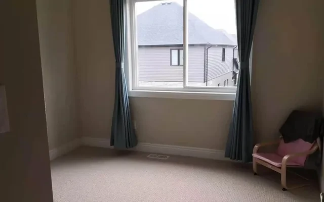 Shared Place·5B3B···137 Eaglecrest St 1