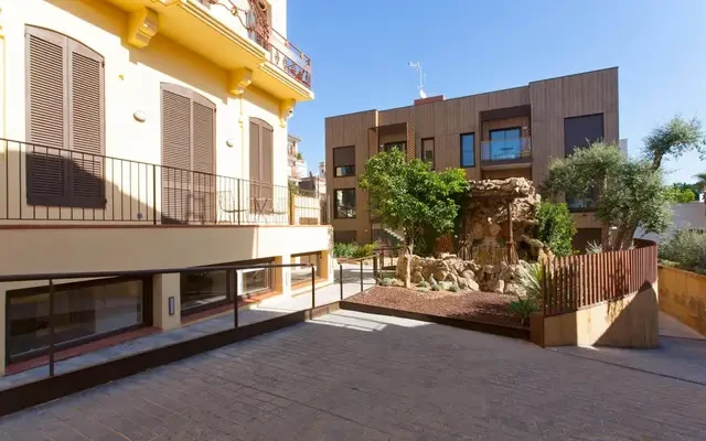 apartment near Carrer de Ticià 3