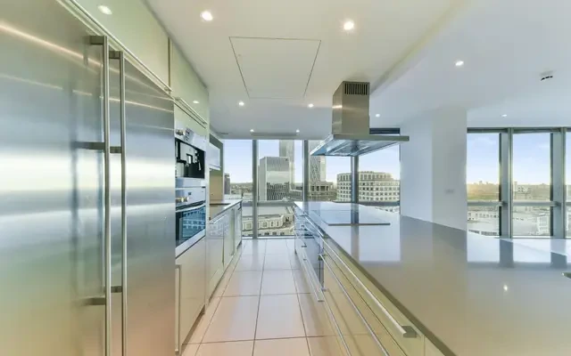 West India Quay, Hertsmere Road, London, E14 4EG 2