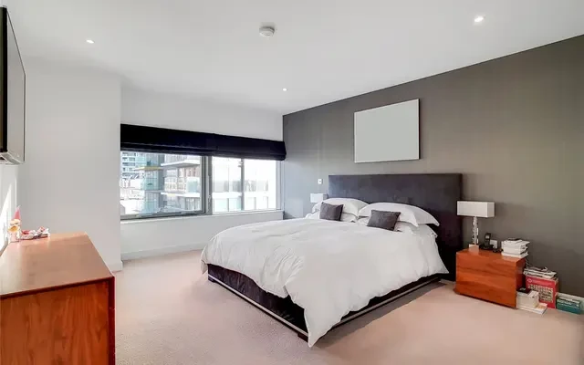 Landmark West, London E14 2