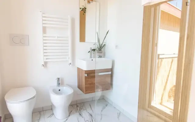 Large Attractive single bedroom with balcony 2