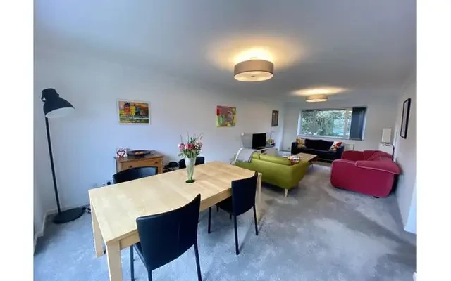23-23 Stoke Hill, Stoke Bishop, Bristol, Avon, England, BS9 1 0