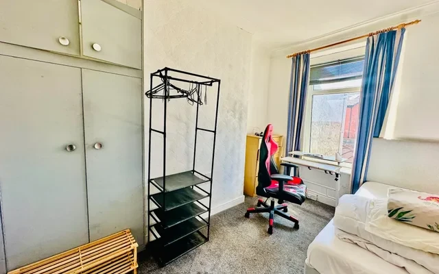 Beach Street, Swansea SA1 3