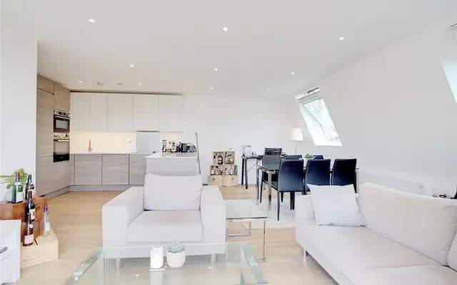 Ashton Reach London SE16 0