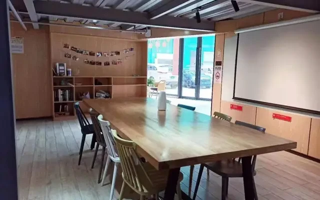 窝趣深圳爱联地铁站轻社区 1