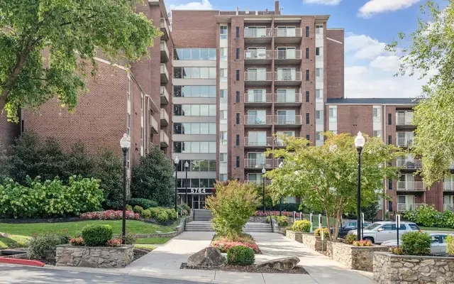 Columbia Pointe Apartment Homes 0
