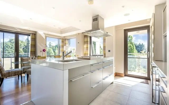 The Court, Charters, Charters Road, Ascot, Berkshire SL5. SL5 9FG 3