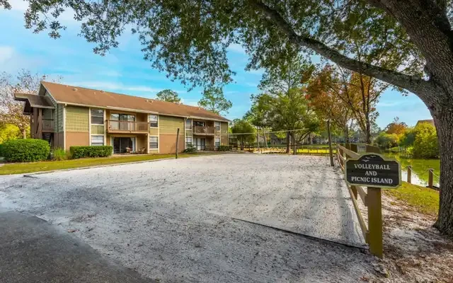 Whisper Lake Apartments 0