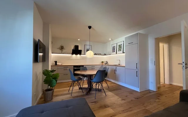 Fully furnished exclusive 2.5-room apartment in a superb central location in Munich 0