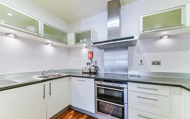 Discovery Dock Apartments West, South Quay Square, London, E14 9RT 2