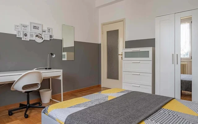 VIA LA FARINA 18 <br> PRIVATE ROOM S1 3