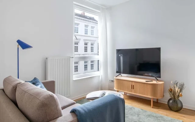 Alfred 9, Hamburg 1