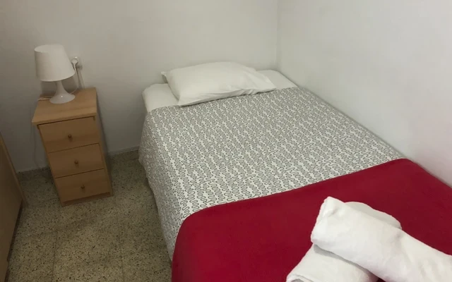 Comforts of Home- Carrer Enamorats 2