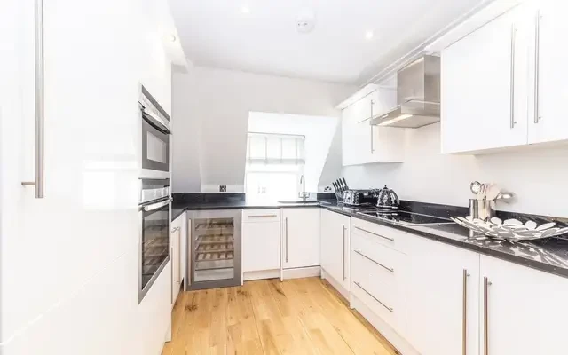 Grosvenor Hill 13234# 2