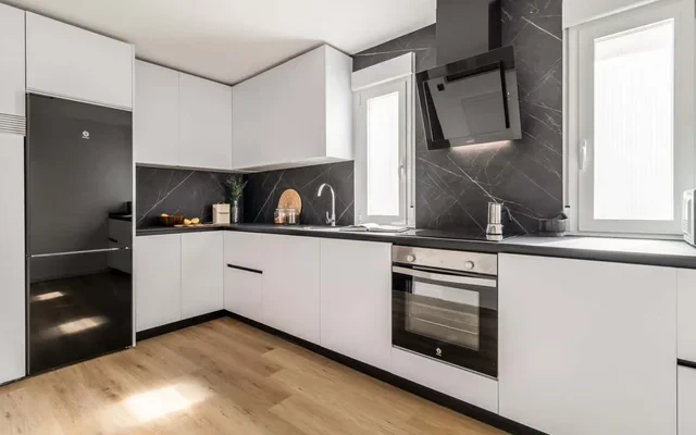 Nicks - 2 bedrooms in Trafalgar 3