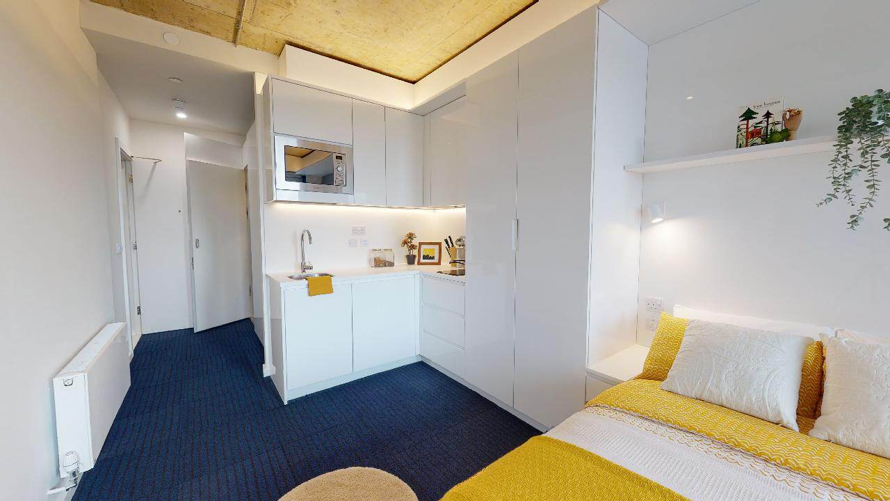 Bronze En Suite Large