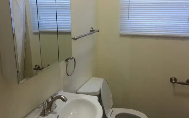 1524 East Genesee St Apartment 1 2