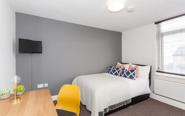 13 St Peters Street 1