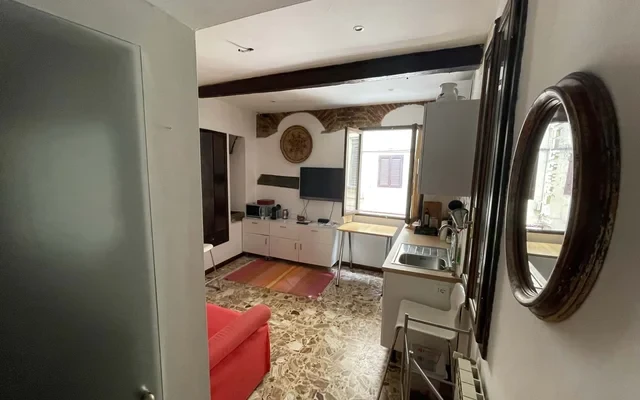 Spacious studio apartment at the Uffizi Gallery / Monolocale - Firenze Centro 2