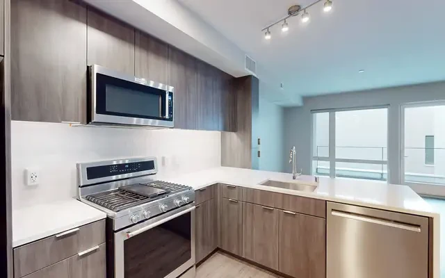 Residences at Lake Merritt 4