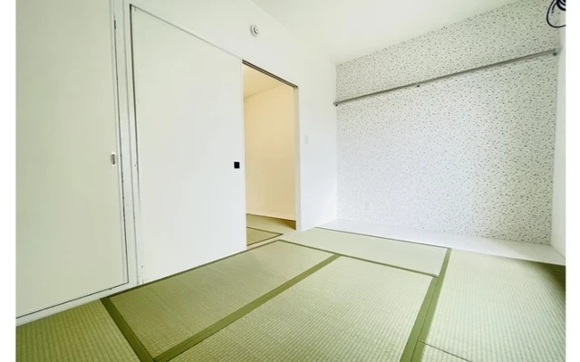 Asahi Palace-Room 201 4