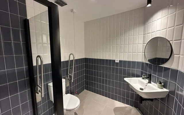 Avenida Bellas Vistas, 9. Local 1 (ONLY STUDENTS) 2