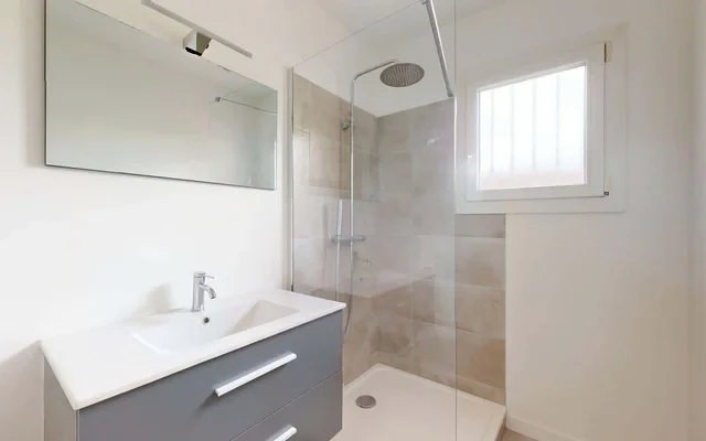 Room in Rue du Plateau des Violettes, Montpellier for 108 m² with 5 bedrooms - Montpellier student accommodation - Private room