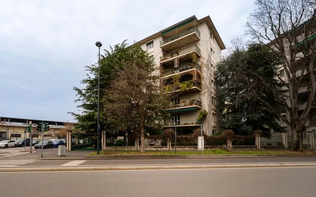 Apartment in Viale Duilio, Milano for 184 m² with 4 bedrooms 3