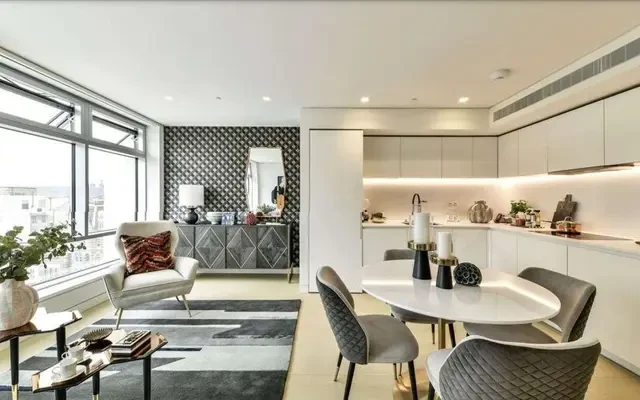 New Oxford Street, London, WC1A 1DB 3