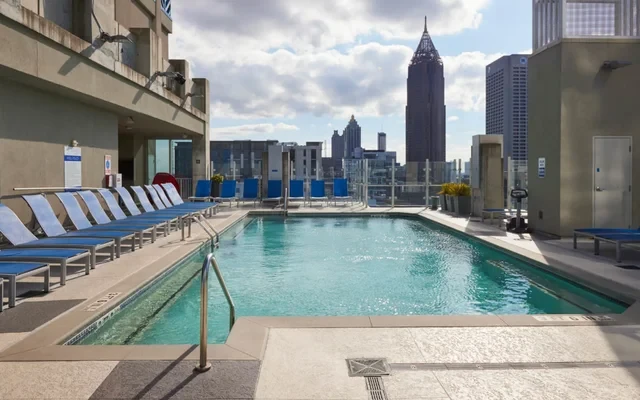 skyhouse south - chỗ ở sinh viên tại Atlanta - Bể bơi