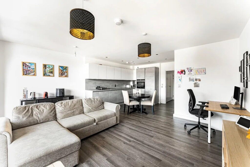 LH-Hyett Court 3
