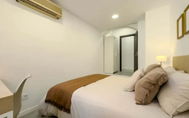 Preciosa y totalmente equipada casa con jardin en Sarria 1